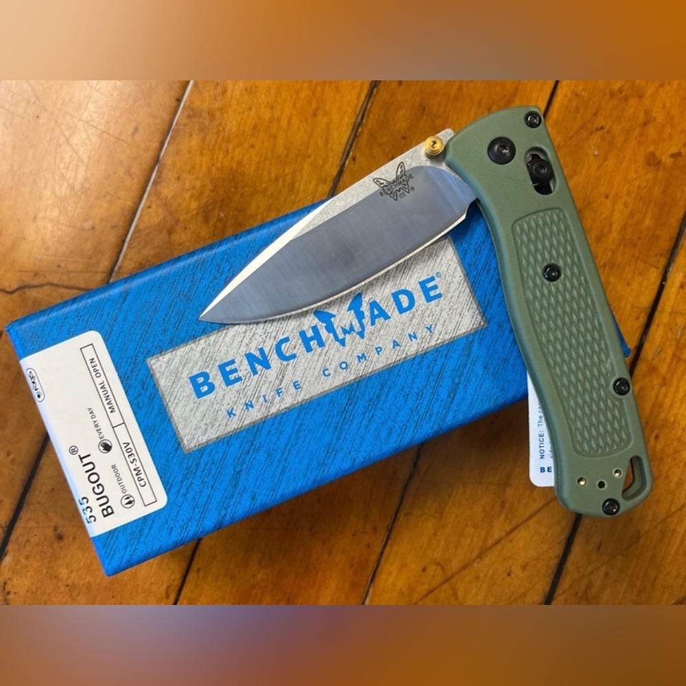 BenchMade 535 Bugout knife CPM- S30V